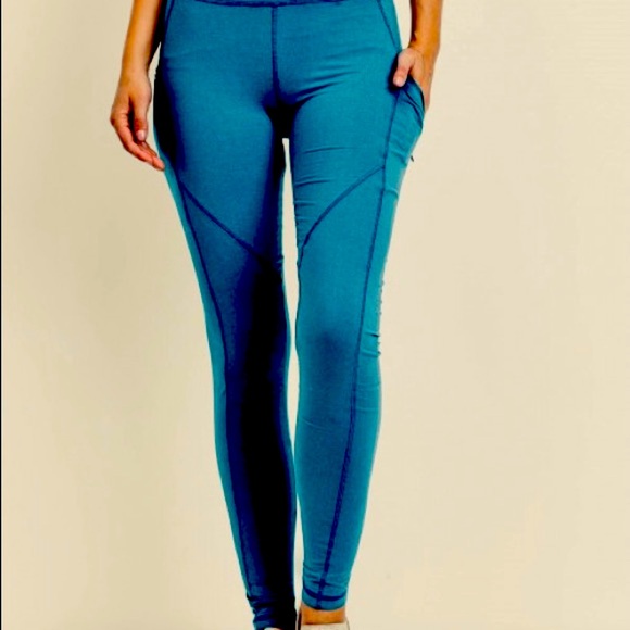 NWT! AWESOME!!Pocket YOGA LEGGINGS! Soft, Form Fitting - Picture 2 of 4